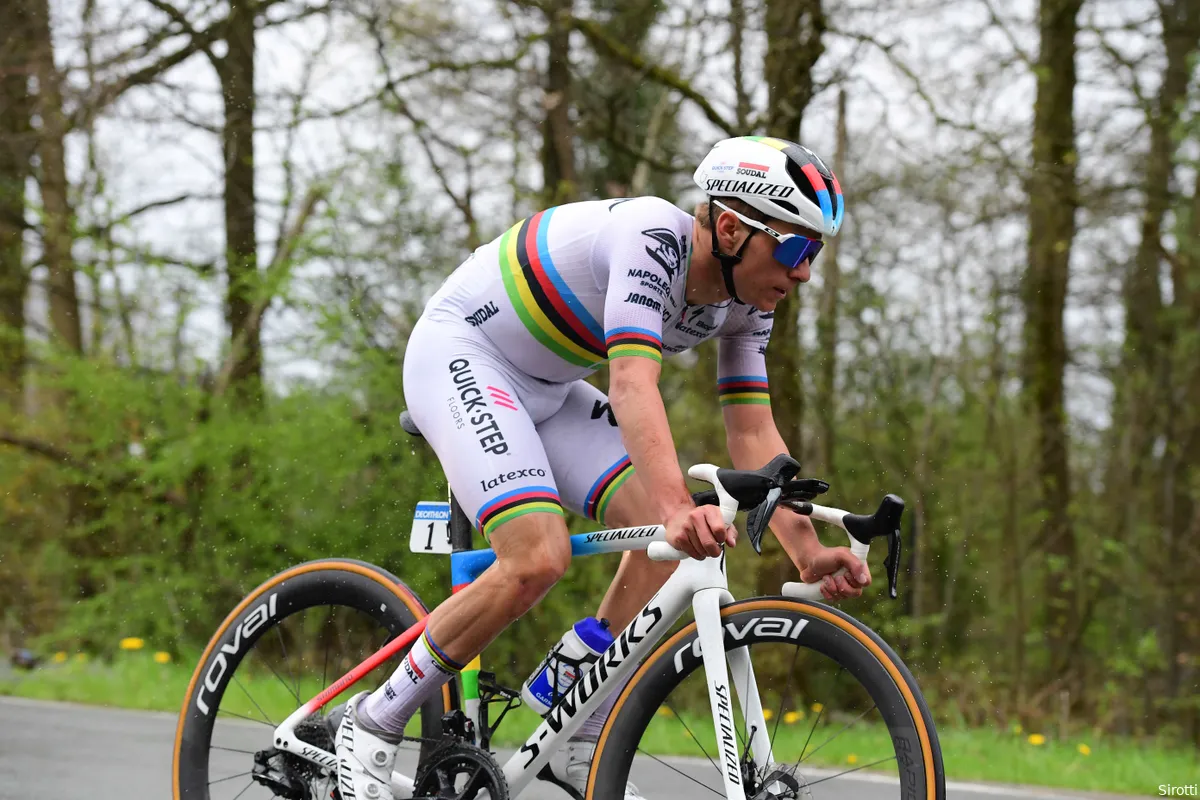Witte koersbroek Evenepoel werd goed opgevangen: 'Kreeg louter complimenten in het peloton'