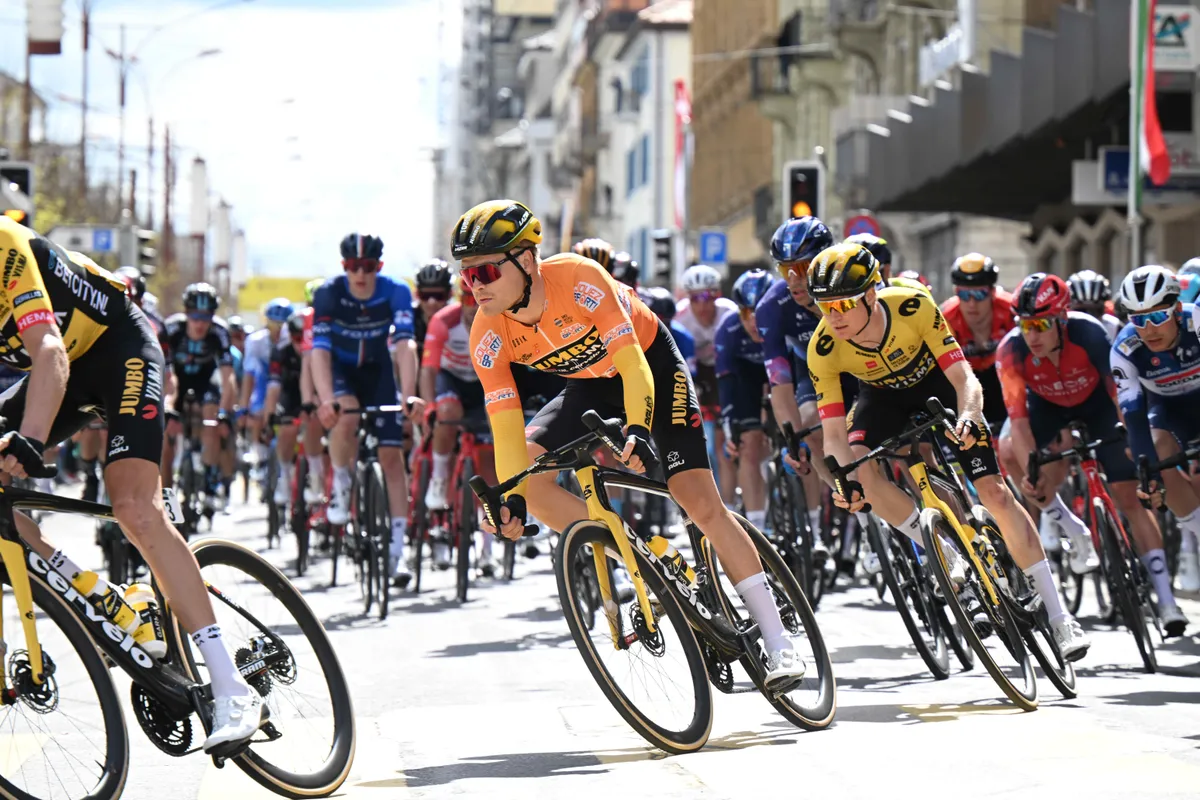 Jumbo-Visma ziet Gesink en Foss met corona wegvallen voor Giro d'Italia en roept twee vervangers op