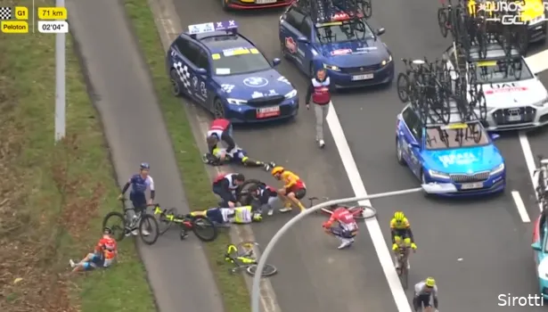 š„ Nieuwe horrorcrash in het peloton, Girmay en Mohoric gaan met hoge snelheid tegen de grond