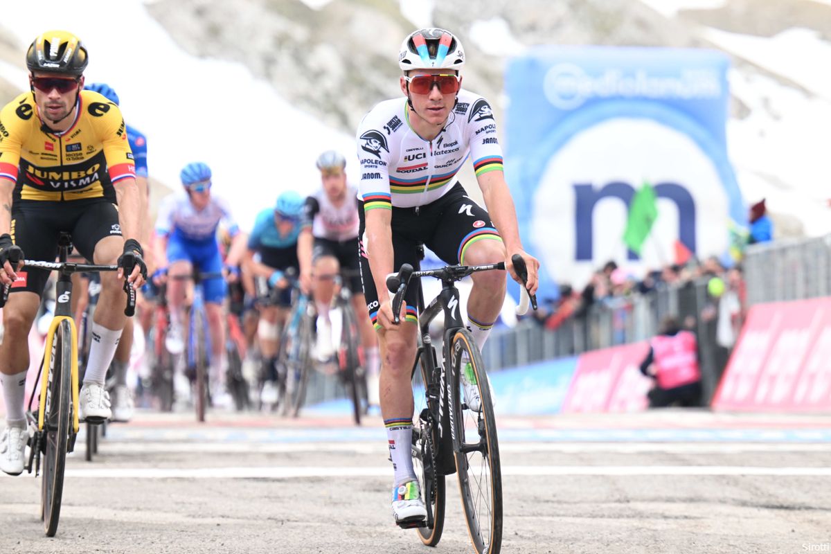 BREAKING: Remco Evenepoel verlaat Giro d'Italia na positieve coronatest en ziet roze droom in duigen vallen