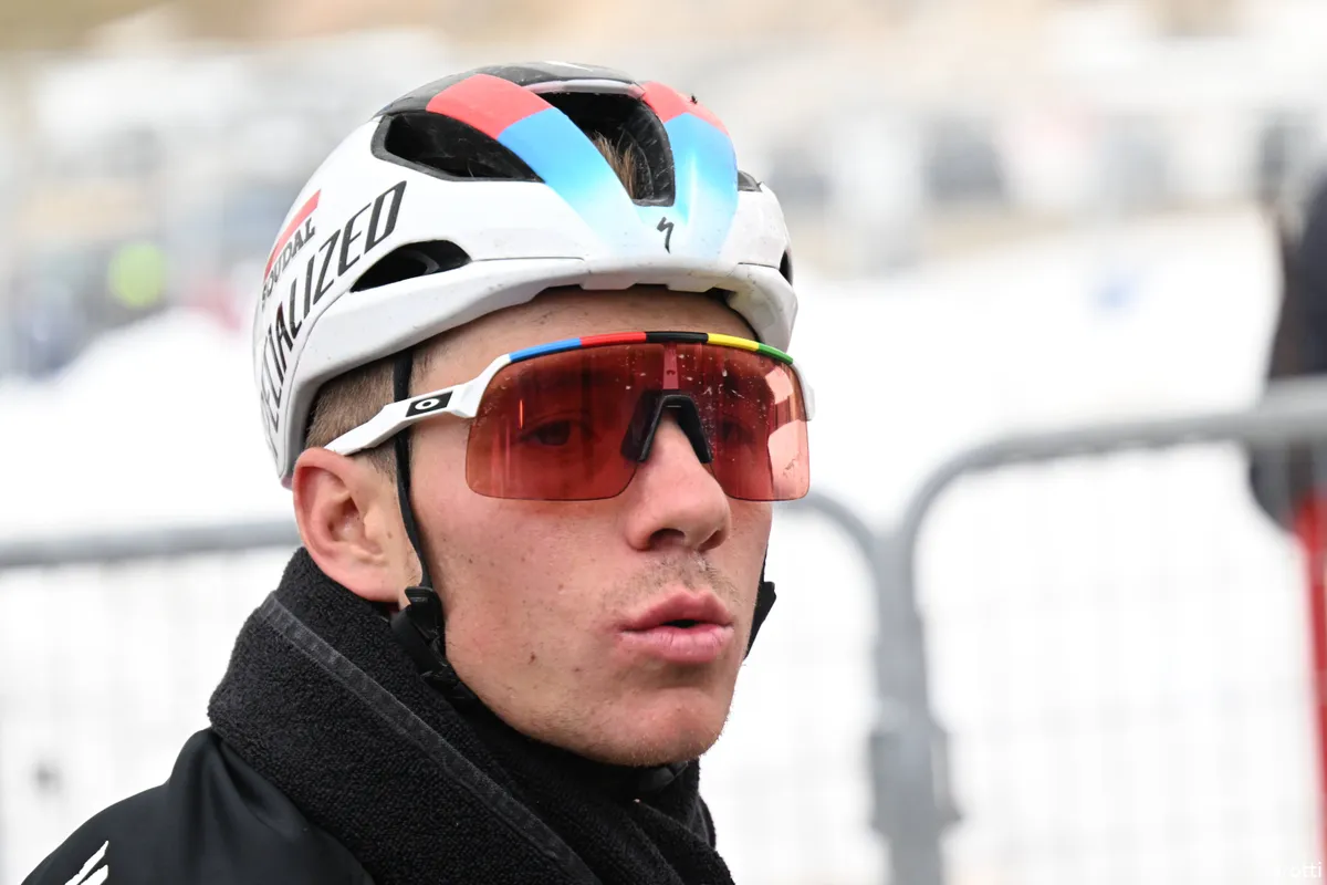 Ploegdokter Soudal-Quick Step haalt na opgave Evenepoel uit naar Giro-organisatie: 'Gebrek aan professionalisme'