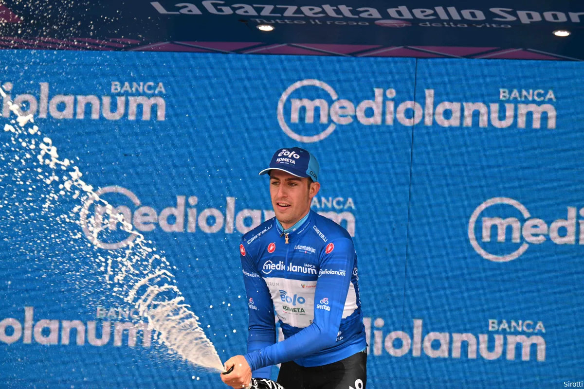 Bais verschalkt medevluchters Vacek en Petilli: 'Ik dacht aan de Monte Zoncolan-overwinning van Fortunato'