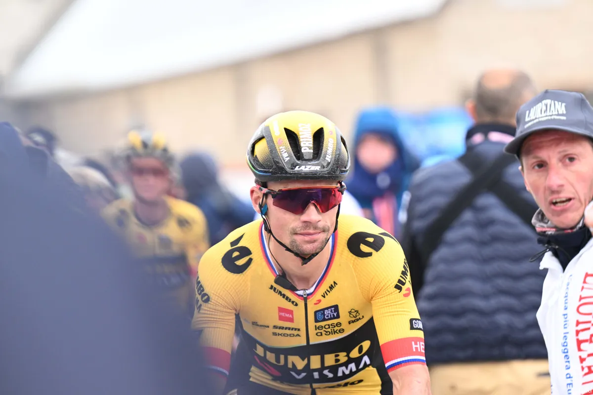 Roglic steekt de ogen van concurrentie uit in eerste Dolomietenrit Giro, Zana wint voor Pinot