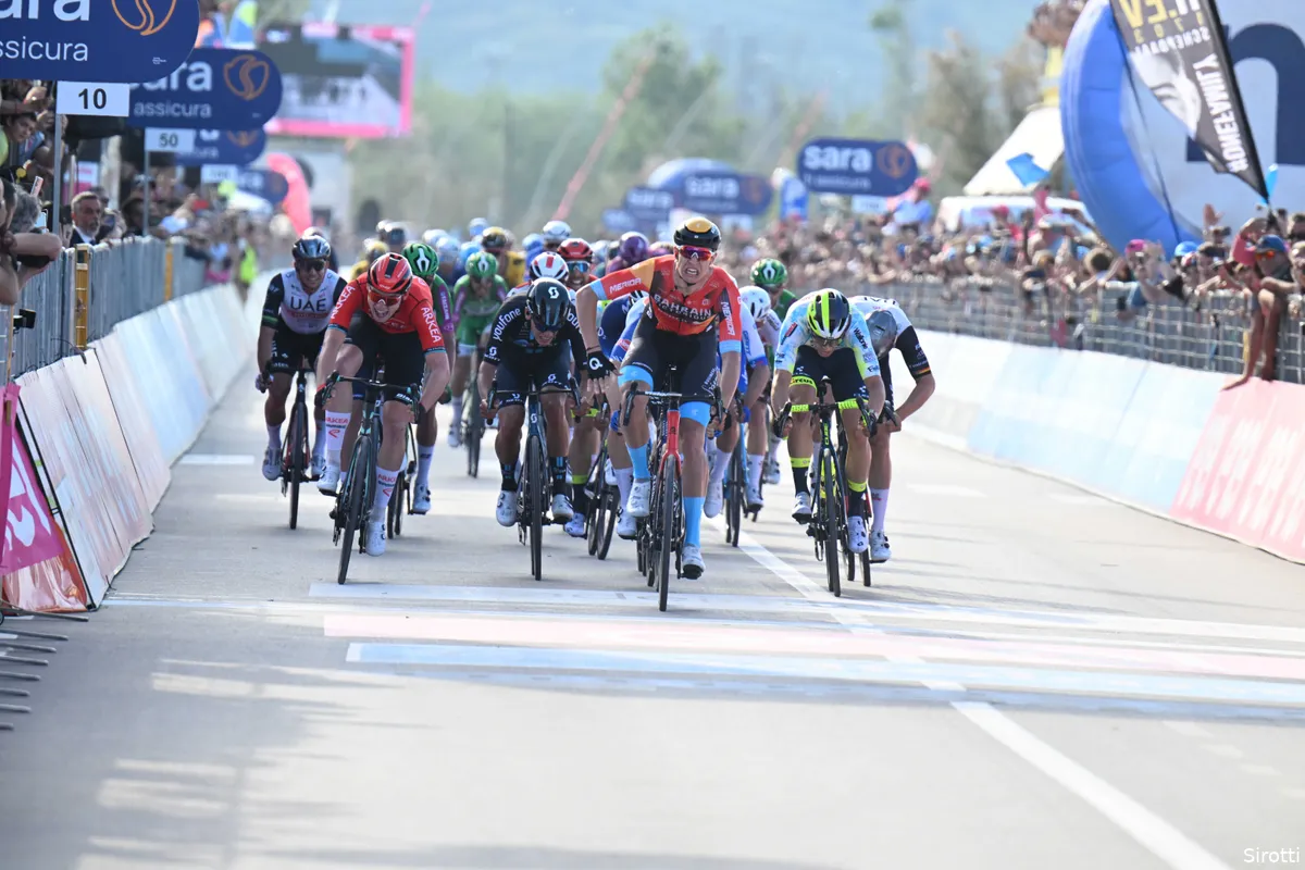 Dekker straalt na Girosprint: 'Niet iedereen is tevreden met plek twee, maar ik vandaag wel'