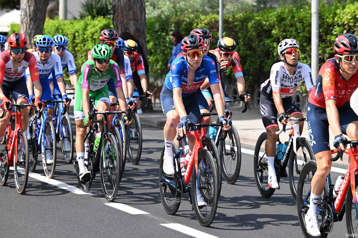 Geoghegan Hart, Vine en vele anderen: deze klassementsrenners verloren tijd in hectische tweede Giro-etappe