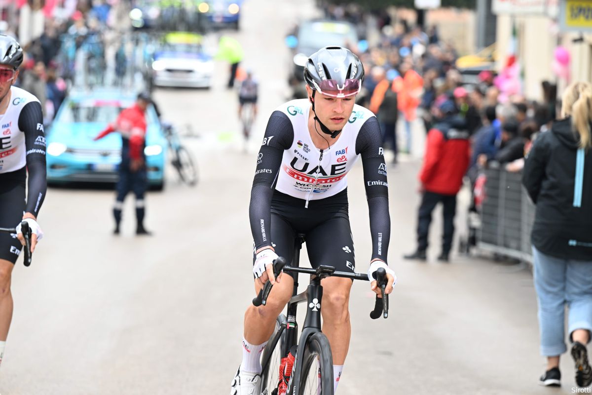 Vine houdt gemengde gevoelens over aan hulp voor Almeida in achttiende etappe Giro: 'Maakte een rookiefout'