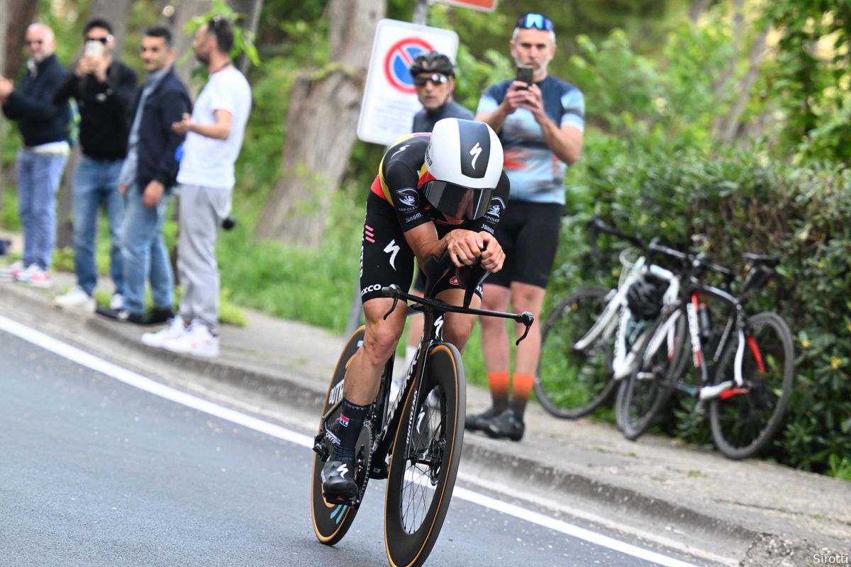 Favorieten etappe 8 Ronde van Zwitserland 2023 | Evenepoel versus Van Aert, ter ere van Mäder