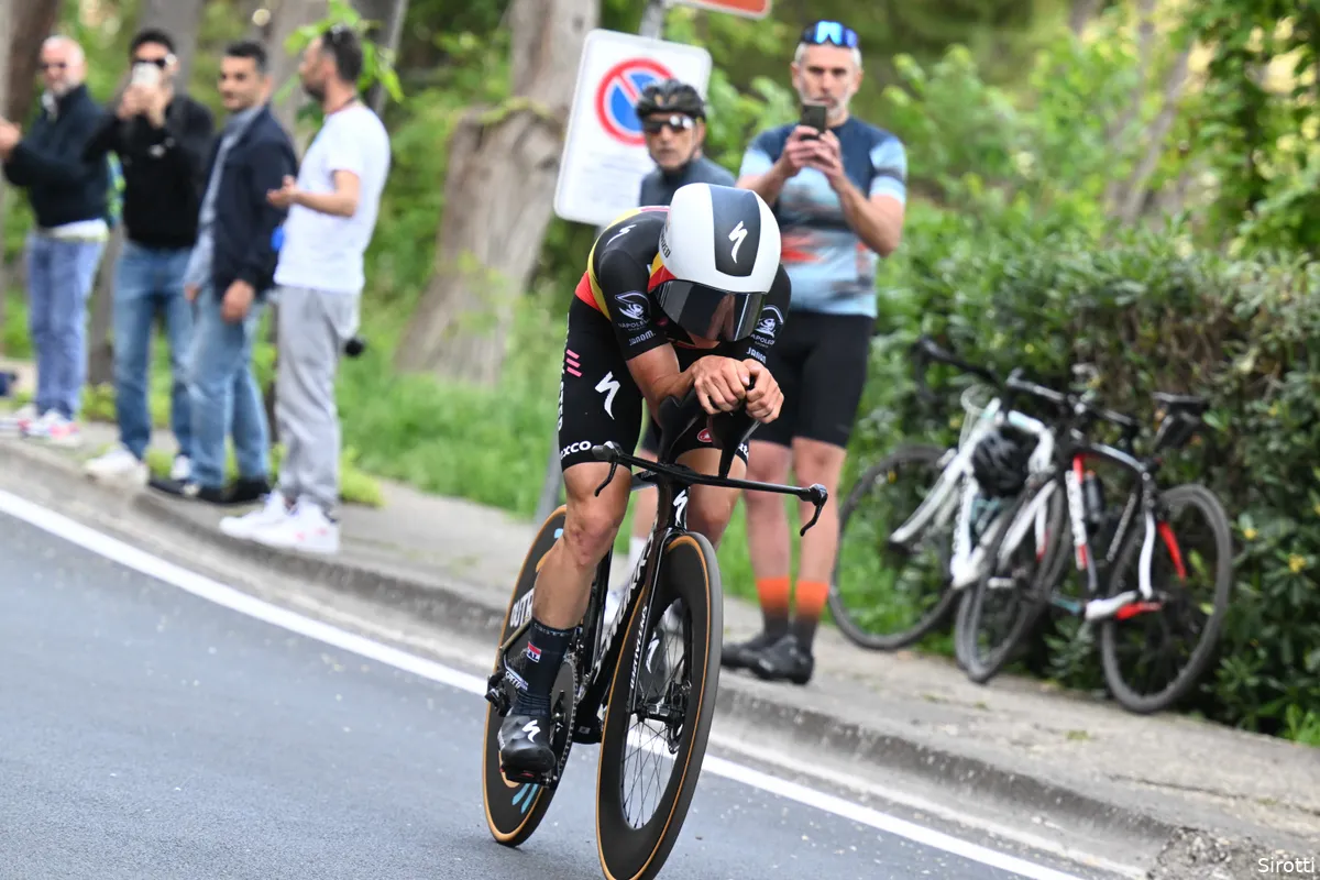 Favorieten etappe 8 Ronde van Zwitserland 2023 | Evenepoel versus Van Aert, ter ere van Mäder