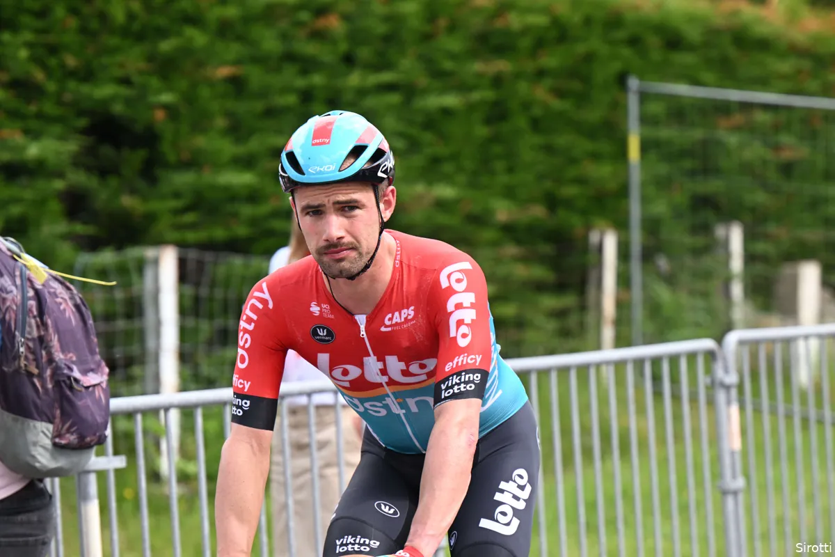 Lachende Campenaerts 'kreeg onder zijn voeten' van Van Hooydonck: 'Hij vroeg me wat voor een idioot ik was'