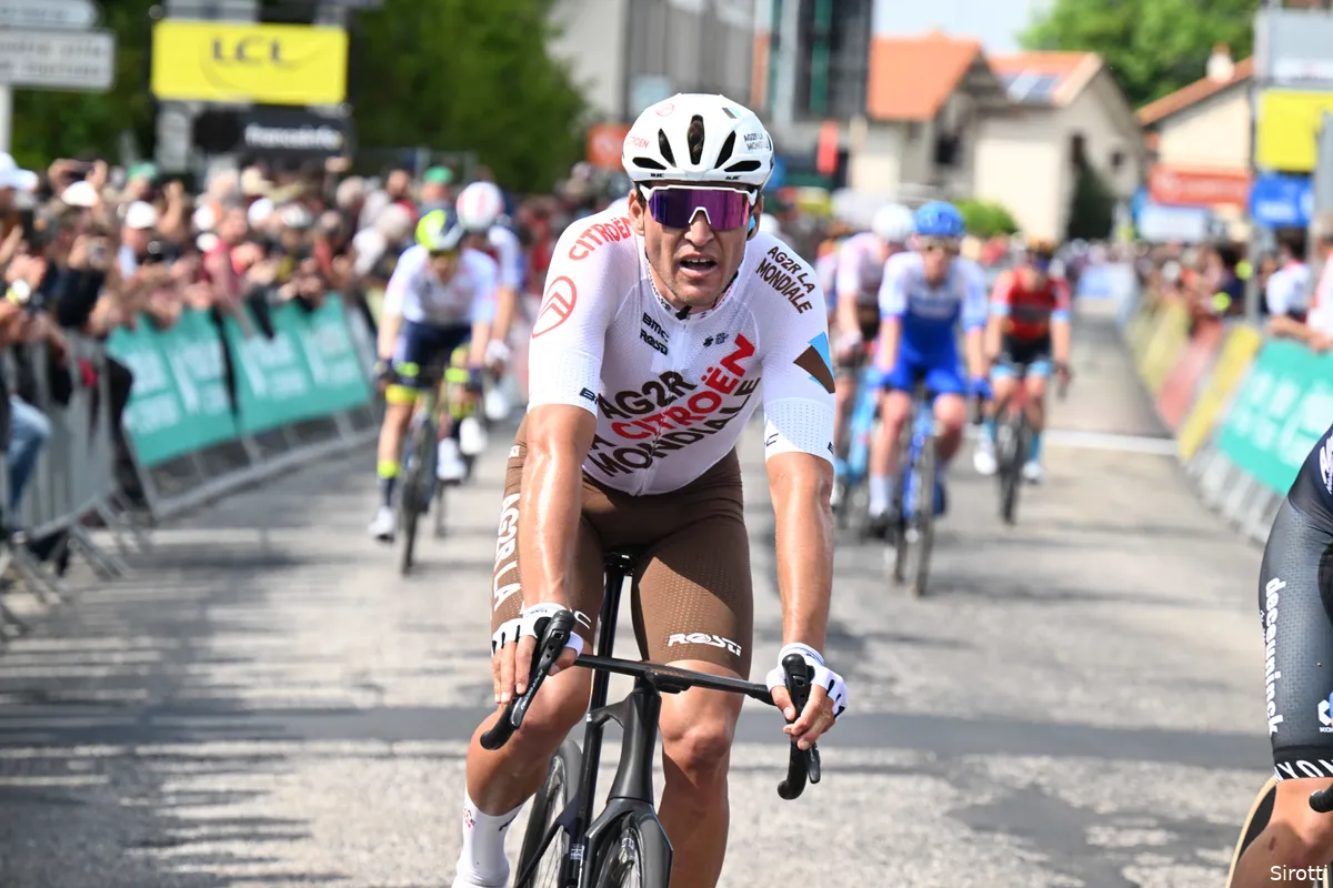 Van Avermaet ontgoocheld na mislopen Tour de France-selectie AG2R: 'Waar heb ik voor getraind?'