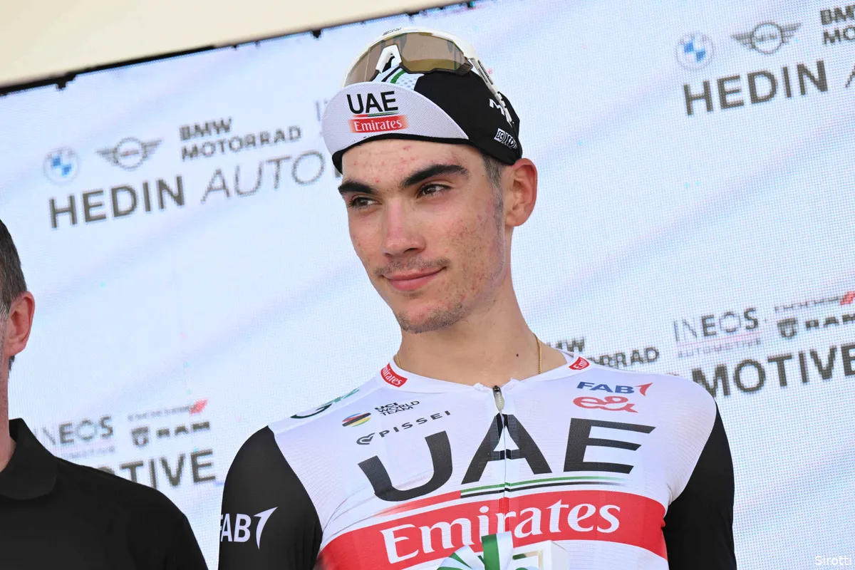 Jonkie helpt jonkies: Ayuso richt eigen jeugdploeg op, onder meer UAE Team Emirates sponsort