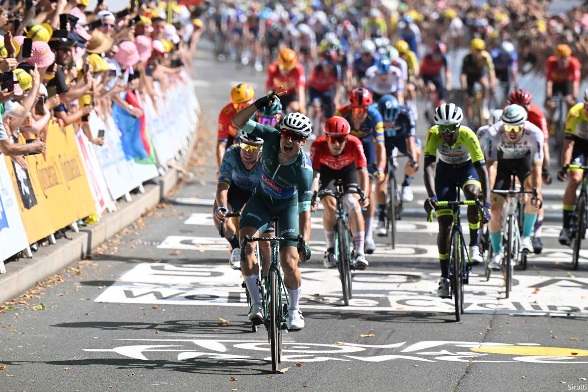 Machtige Philipsen houdt Cavendish van 35e zege in Tour de France, Van der Poel opnieuw belangrijk