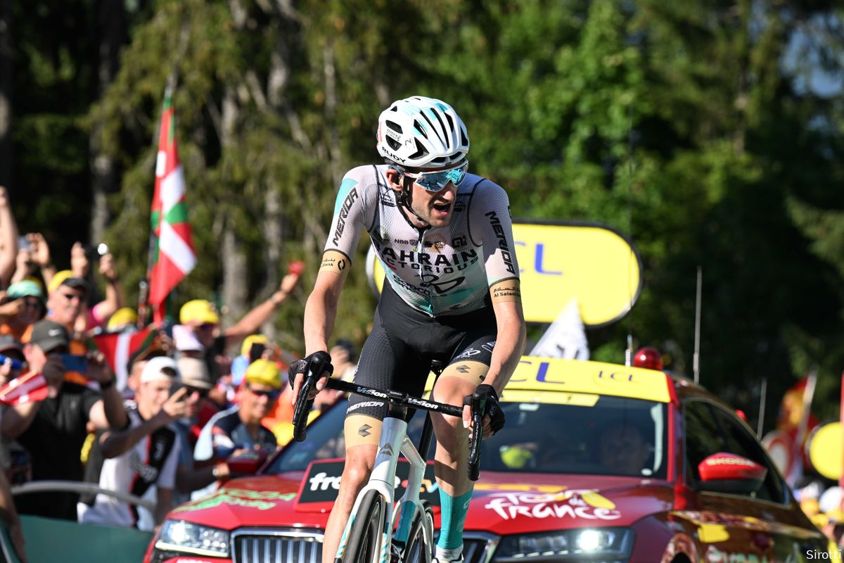 Poels tot tranen geroerd na prachtige zege in de Tour: 'Ik heb er altijd van gedroomd'