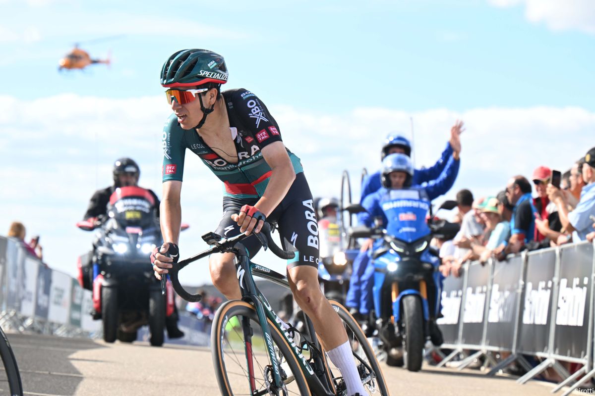 Uijtdebroeks fladdert ondanks zadelpijn door Vuelta: 'Keek tijdens Tour nog op TV naar die jongens'