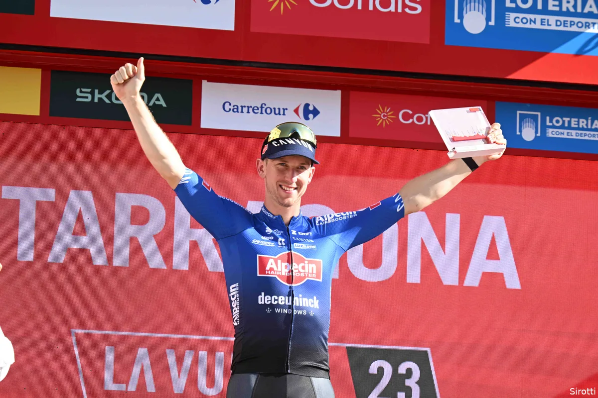 Etappewinaar Kaden Groves hield vertrouwen in goede afloop: 'Ik voelde dat ik Molano nog kon inhalen'