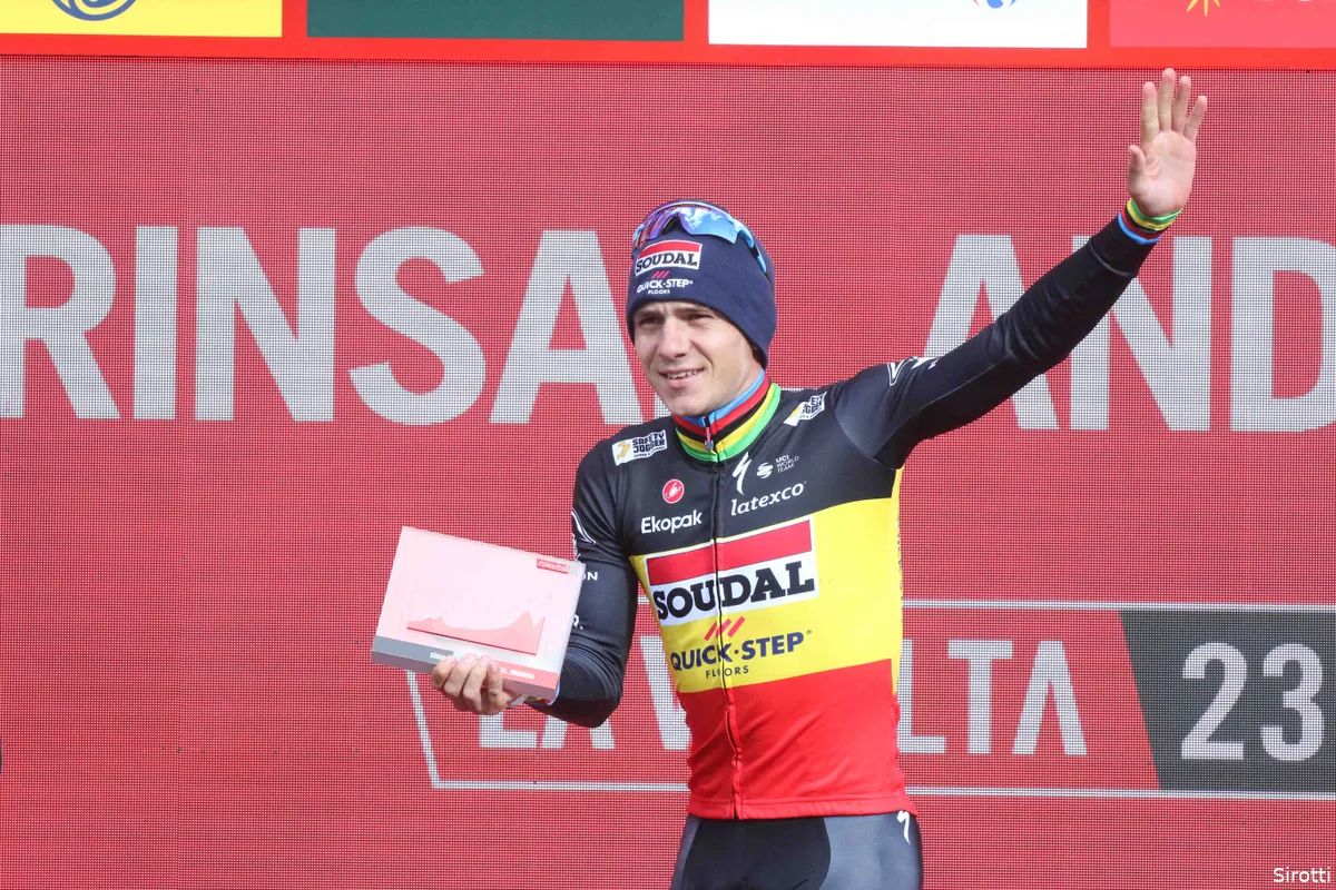 Wielerpers komt superlatieven tekort voor Evenepoel: 'Hij versloeg het oppermachtige Jumbo-Visma'