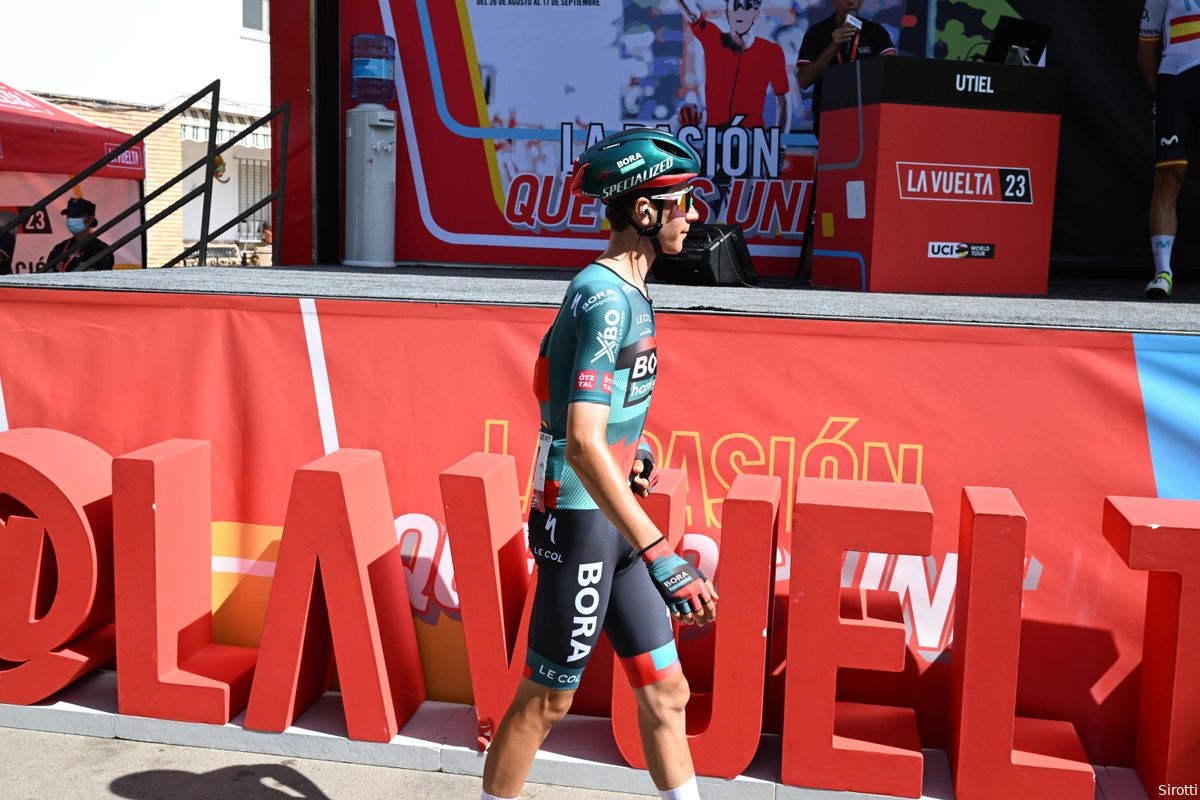 Evenepoel valt weg, Uijtdebroeks staat op in Vuelta-klassement: 'Benen zijn écht geweldig en voelen soepel'