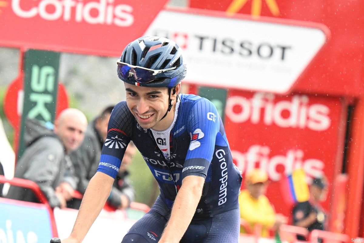 Seizoensrevelatie Martinez wil de dingen stap voor stap aanpakken: 'Nog geen behoefte aan Tour de France'