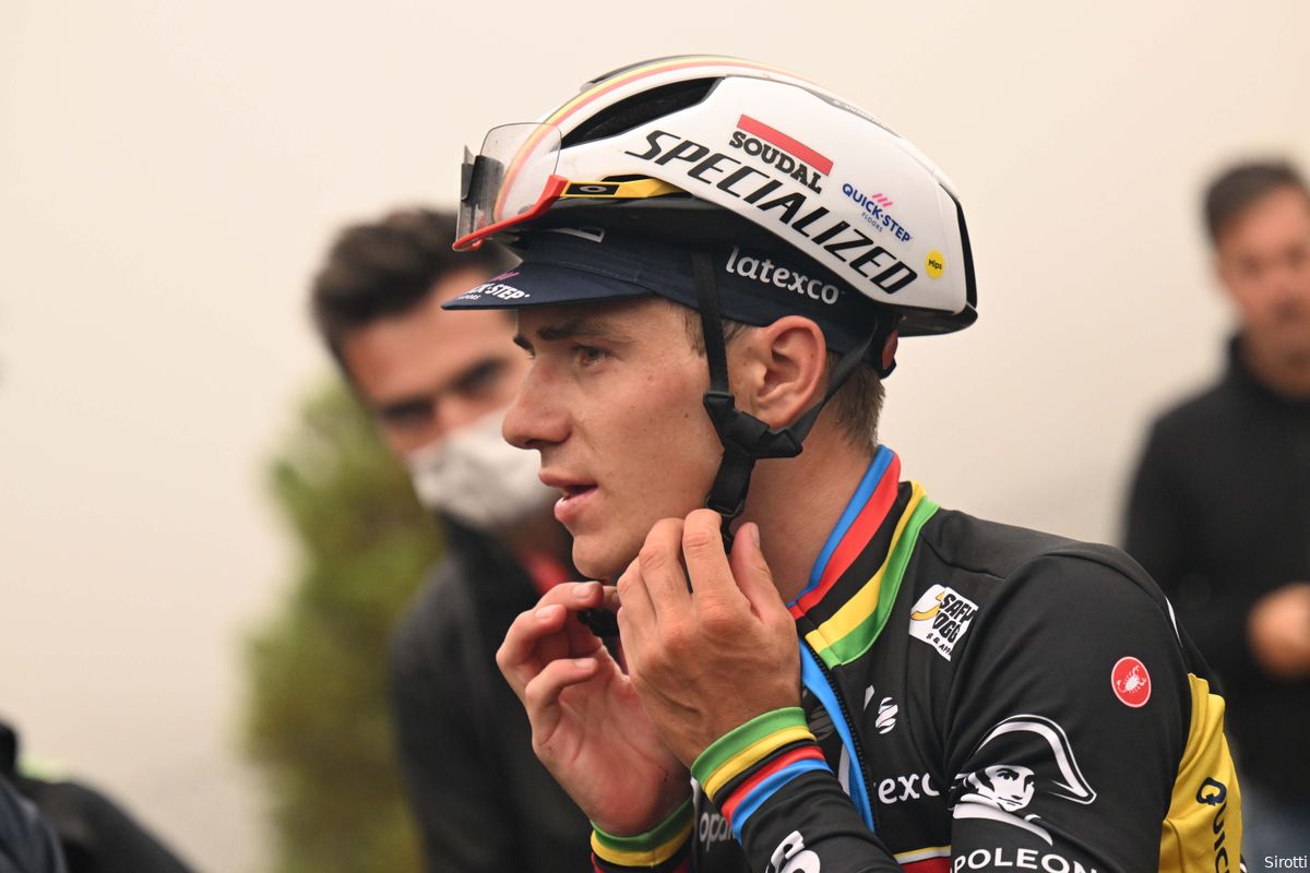 Tranen vloeiden rijkelijk bij Evenepoel na slechte dag in Vuelta: 'Heel lastig voor me'