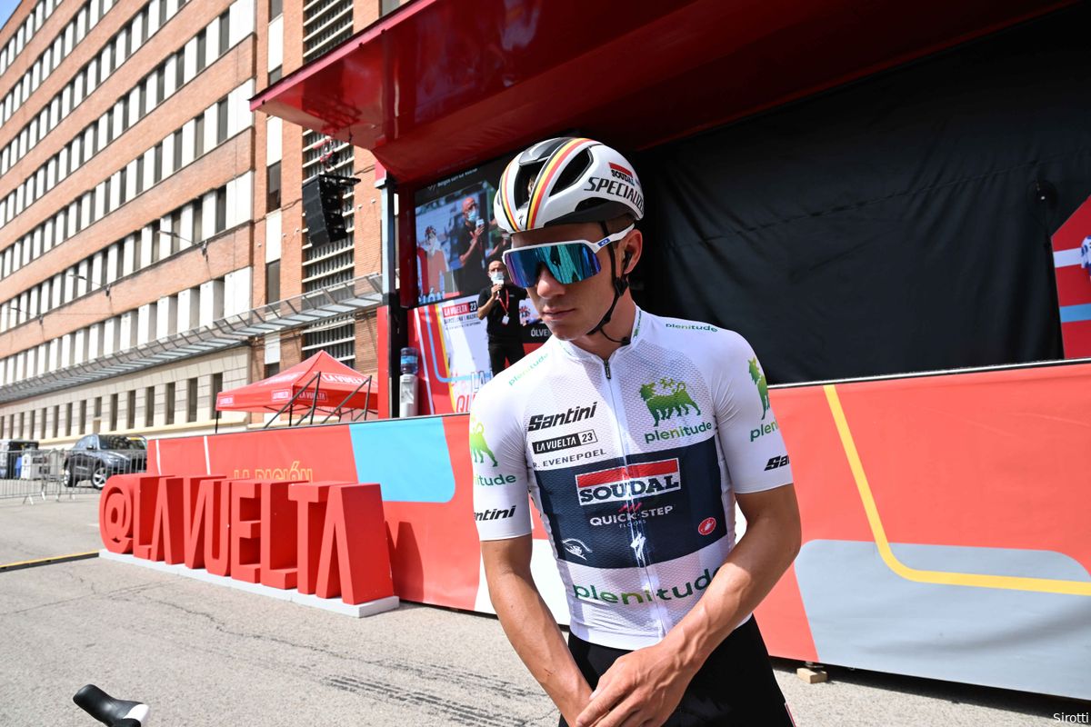 Remco Evenepoel laat na slechte Vuelta-dag van zich horen: 'Tank was gewoon leeg'