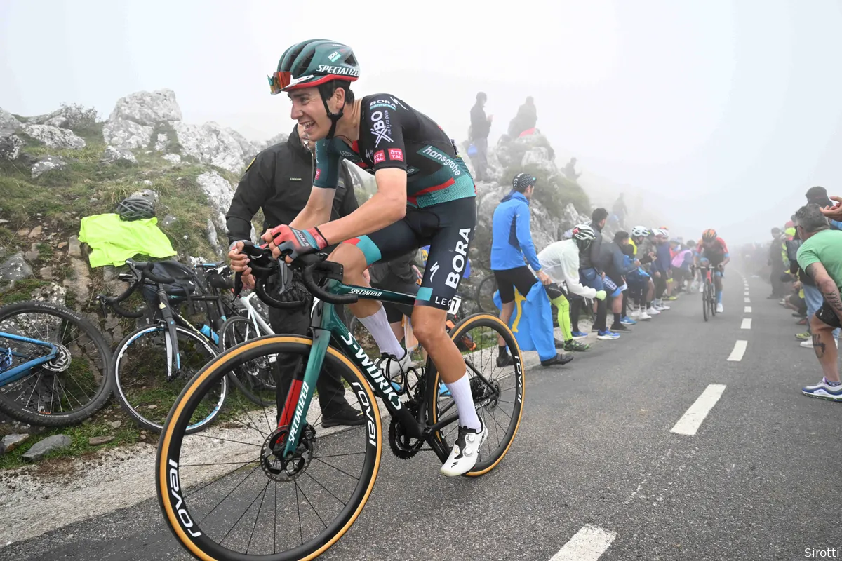 uijtdebroeks vuelta sirotti