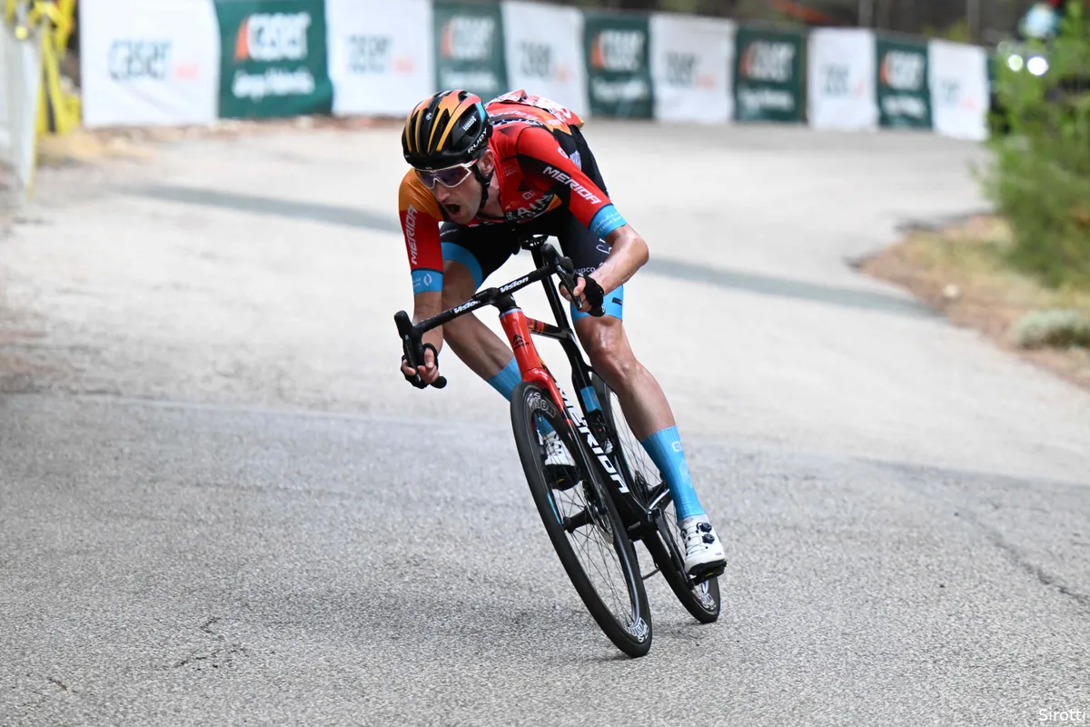 Poels denkt bij zien Jumbo-Visma met beetje heimwee terug aan Sky-tijd: 'Van Baarle eet brommers als ontbijt'
