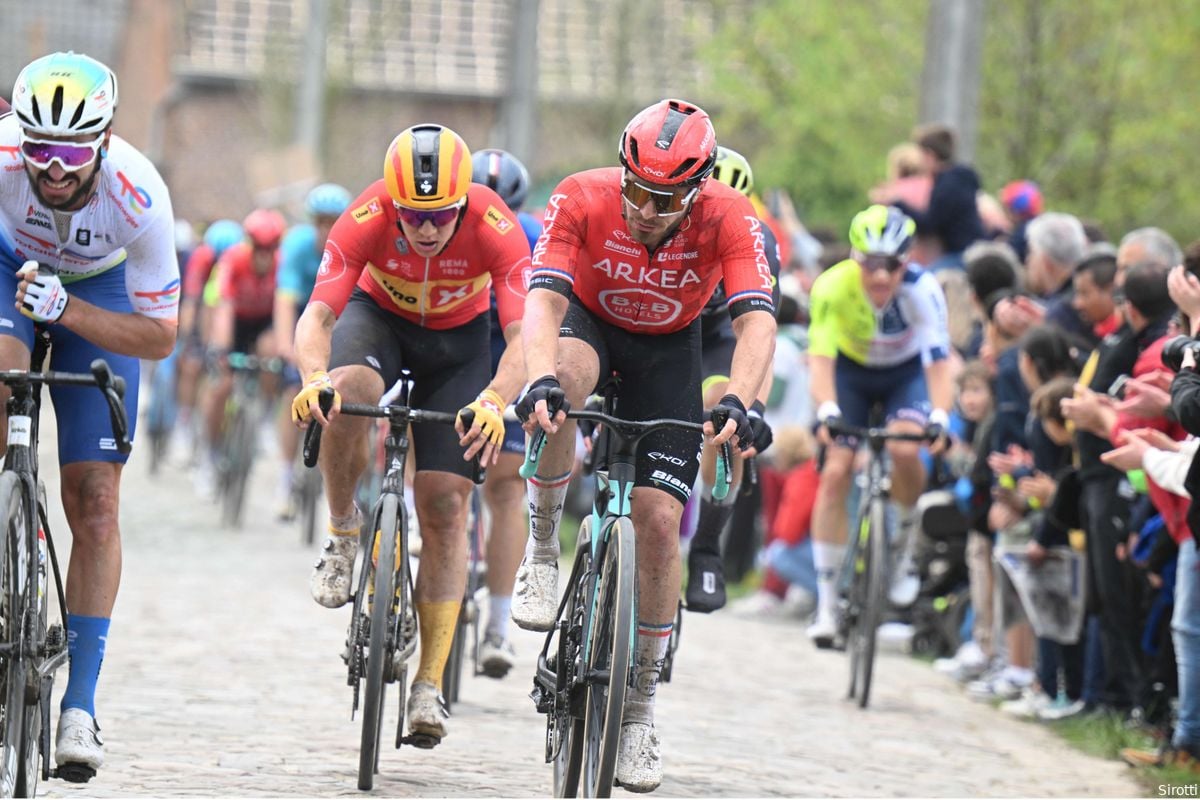 Sénéchal verbijsterd na materiaaldrama in Parijs-Roubaix: 'Mijn fiets begaf het, in totaal vier keer gewisseld'