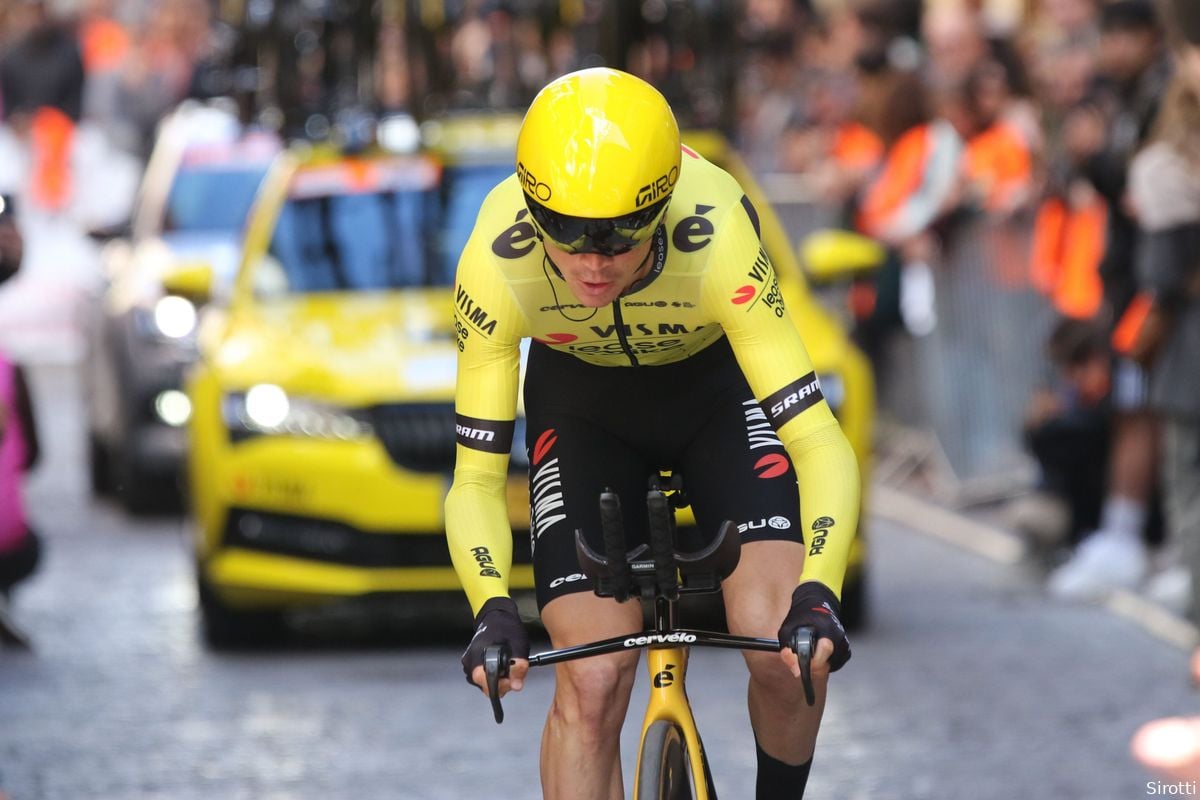 Titelverdediger Kuss met mooie geste richting Van Aert, Uijtdebroeks koerst 'zoals bij de jeugd'