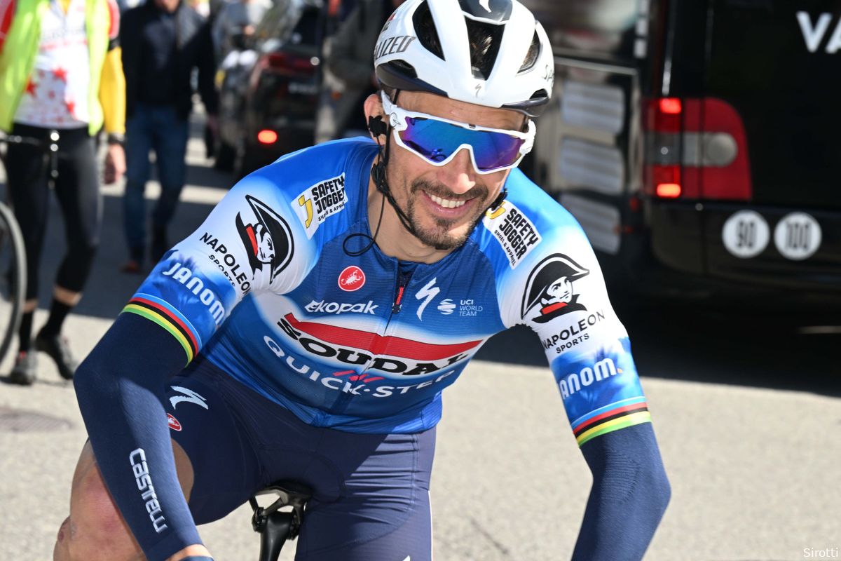 Alaphilippe silenced his own team during monstrous breakaway: "Passion and grinta!'