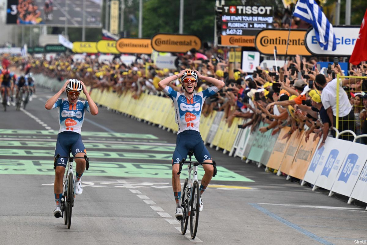 Romain Bardet en Frank van den Broek realiseren geweldige stunt in openingsrit Tour de France