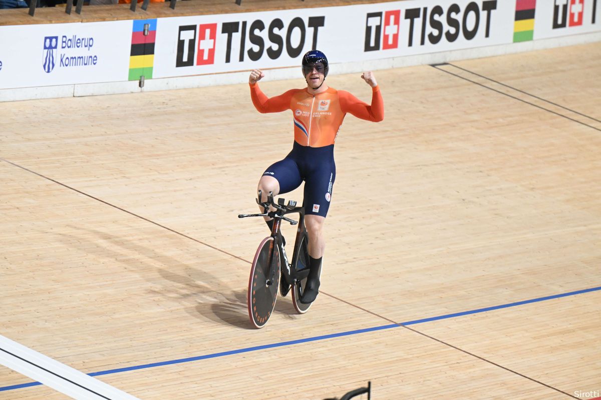 'Ik wist dat ik ooit voor die kilometer moest gaan': Lavreysen bewierookt door Sir Chris Hoy; Hoogland baalt