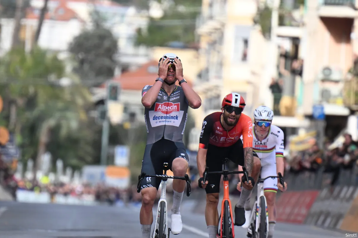 Van der Poel verklaart emoties na 'verschrikkelijke uren' en bespreekt Pogacar-mindgames op Poggio én in sprint