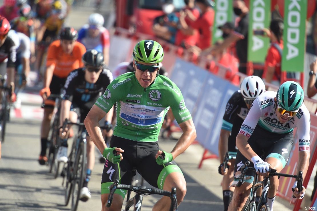 Jarige Jakobsen schenkt zichzelf nieuwe ritzege in Vuelta, Eiking blijft leider
