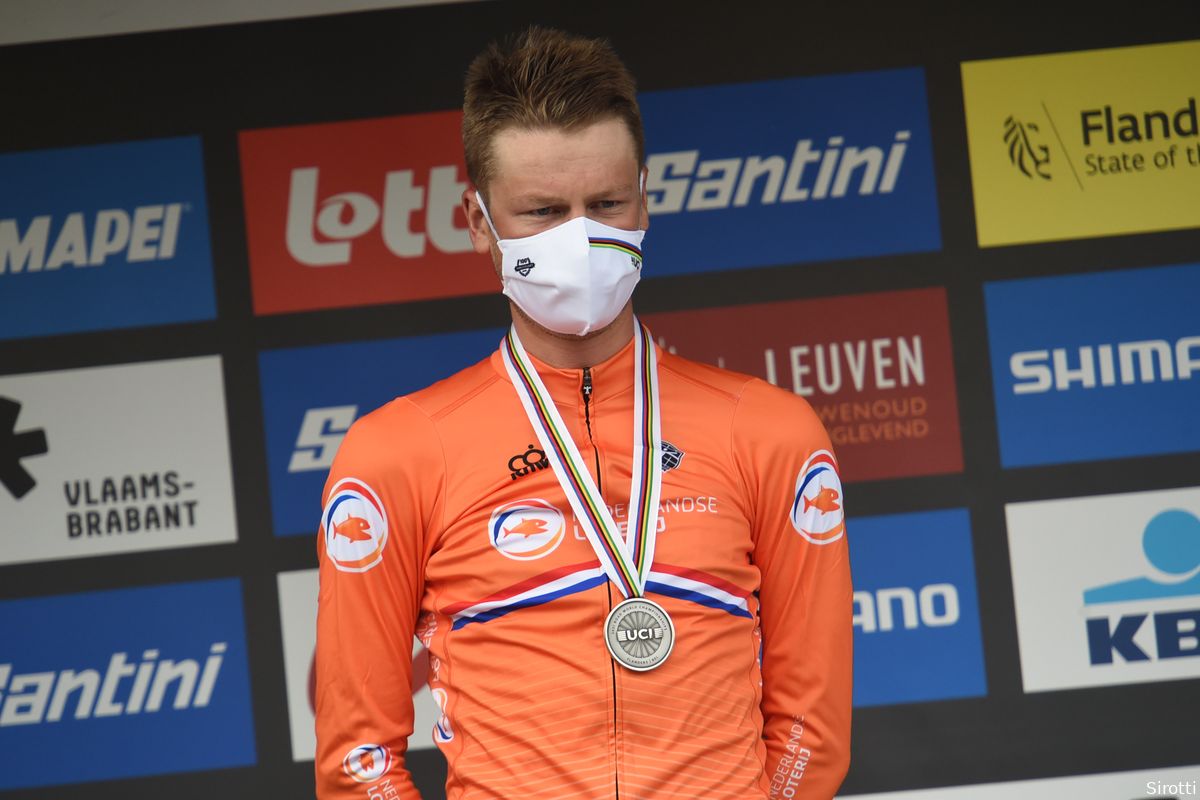 Het wonder van Van Baarle: Hoe kon hij zilver pakken op het WK na harde Vuelta-crash?