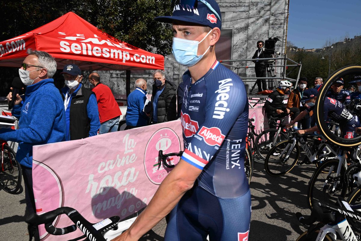 Interview | Van der Poel nog niet op roze wolk: 'Eerste rit wordt moeilijk, paarse trui geen doel'