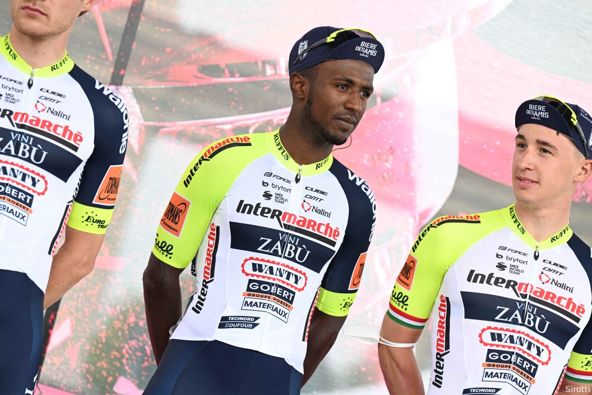 Girmay blij met tweede plek achter Van der Poel: 'Hij is een groot kampioen'