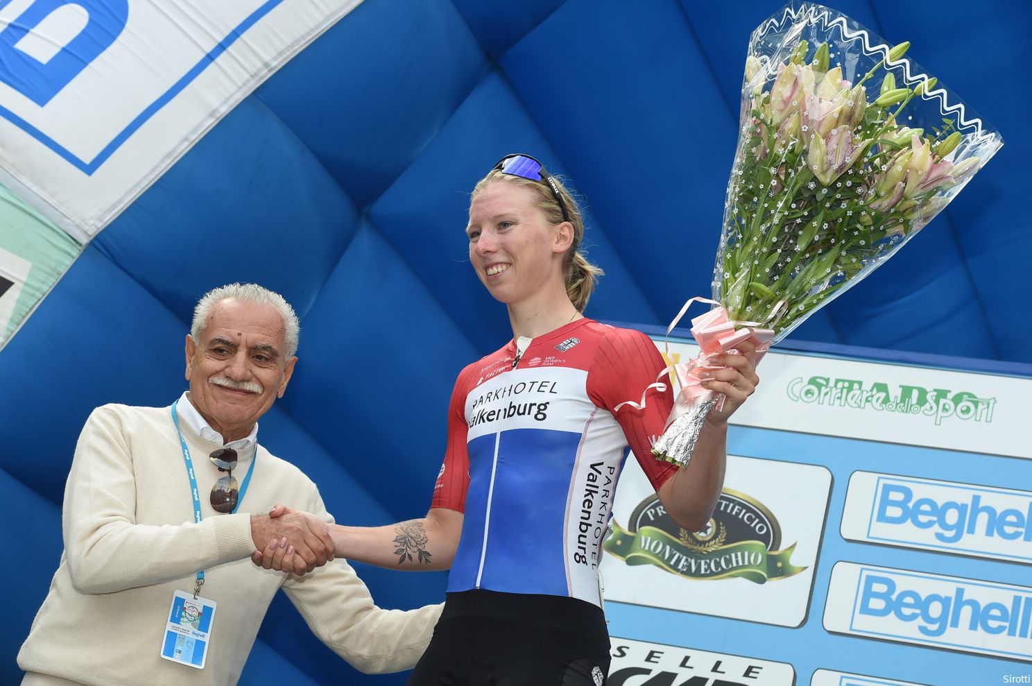 Wiebes kroont zich in 2019 tot Nederlands kampioene op de weg