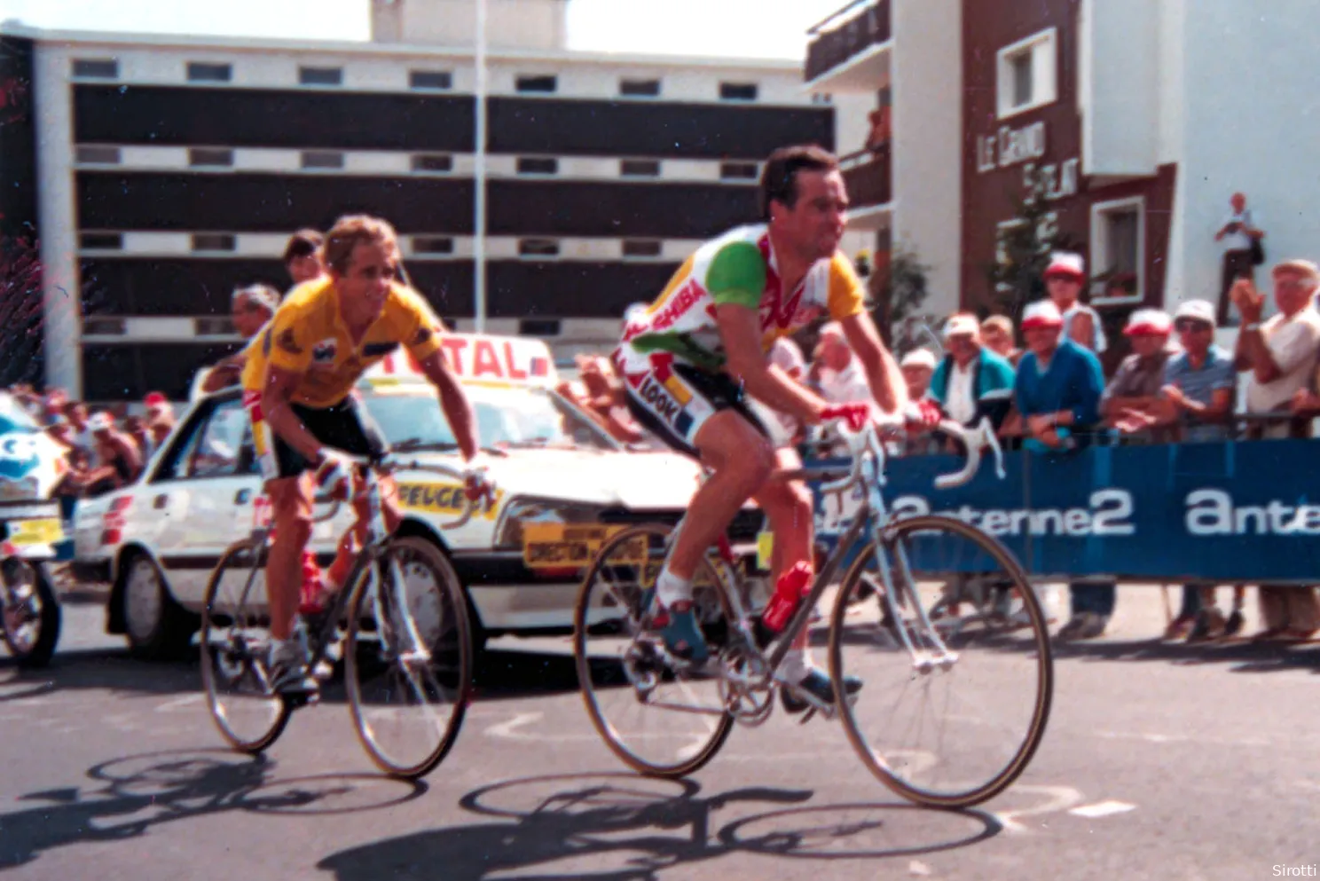 Hinault geniet van Pogacar, maar fileert de Fransen richting zijn Tour de France: 'Het had ze juist moeten motiveren'