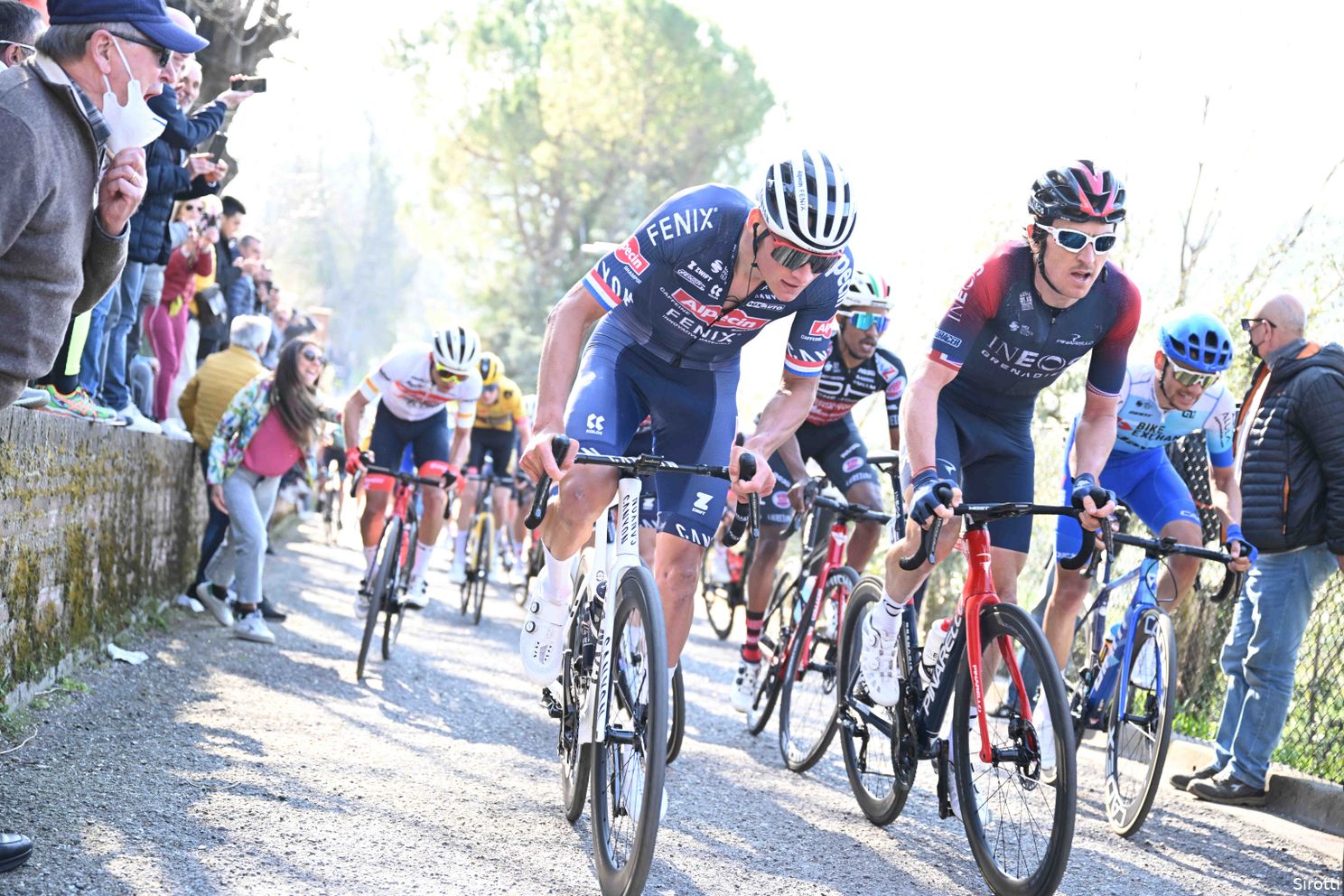 Van der Poel: 'Misschien is 2024 goed moment om na Giro en Tour de Vuelta eens te rijden'