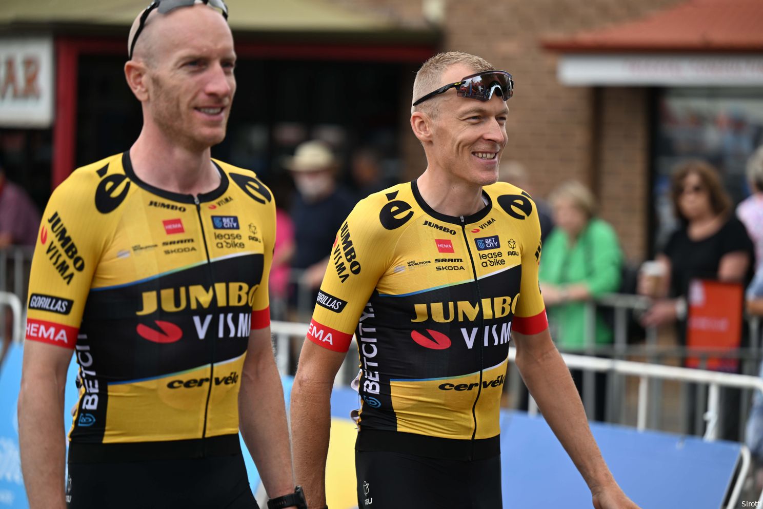 Van Emden miste Giro door corona, maar neemt revanche op NK tijdrijden: 'Zat toen wel met tranen in mijn ogen'