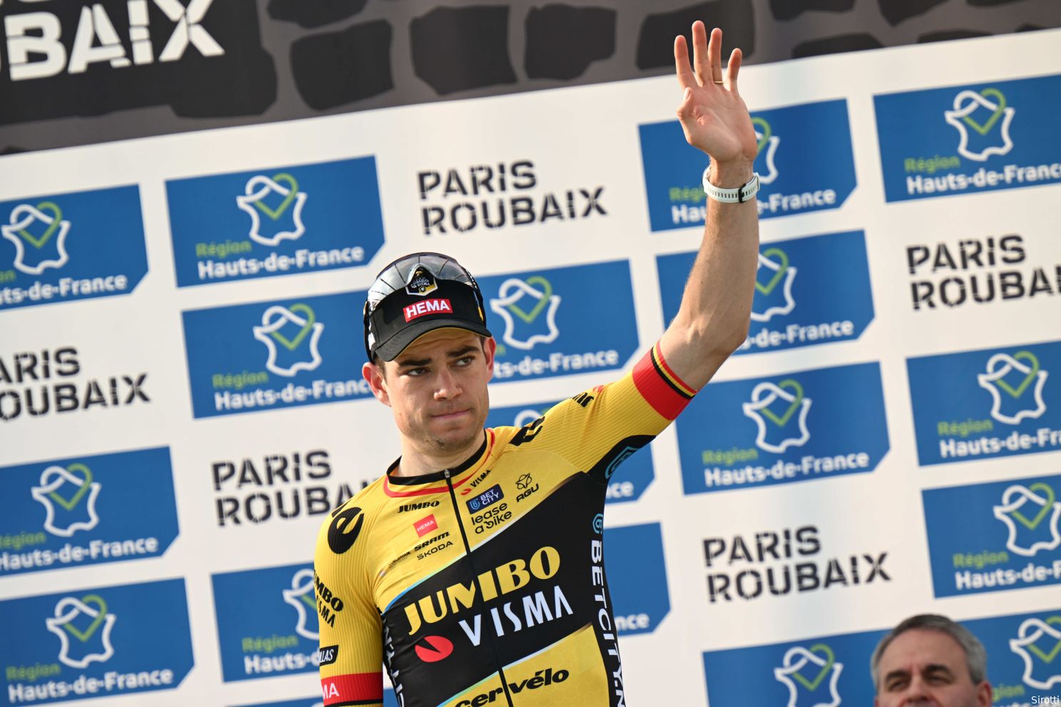 Interview | Roubaix-pech komt hard binnen bij Jumbo-Visma-renners Roosen en Van Dijke: 'Eén woord: klote'