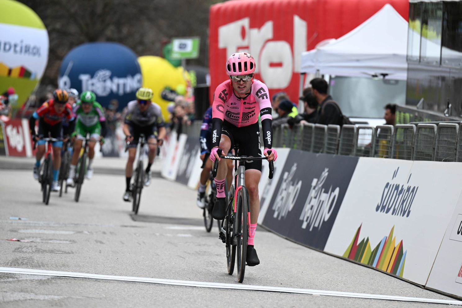 Geoghegan Hart pakt opnieuw zege in Tour of the Alps na goede dag voor INEOS