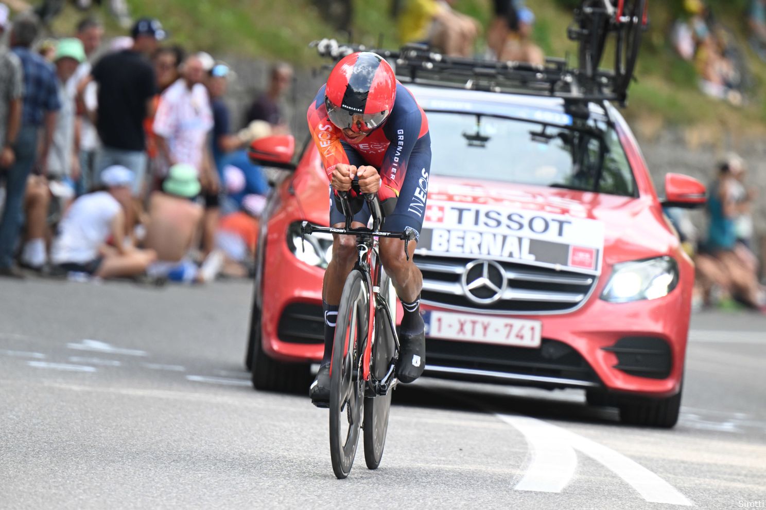Egan Bernal wil na jaar van investeren in 2024 weer huishouden in grote rondes: 'Voel me nog altijd winnaar'