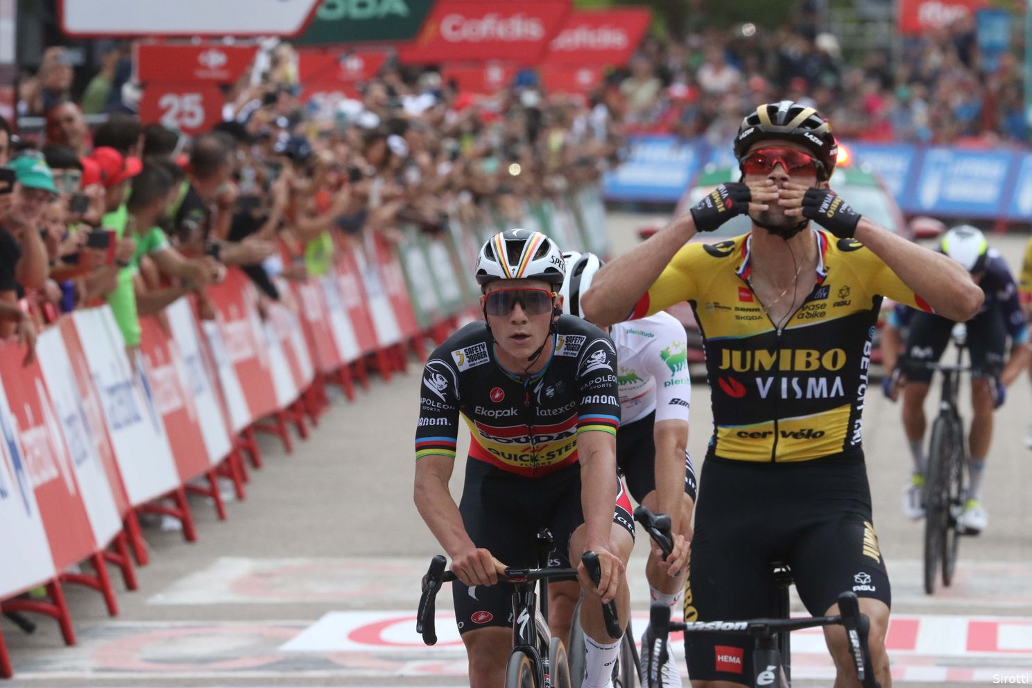 Interview | Jumbo-Visma considers Evenepoel: "Handy now that we have three leaders"