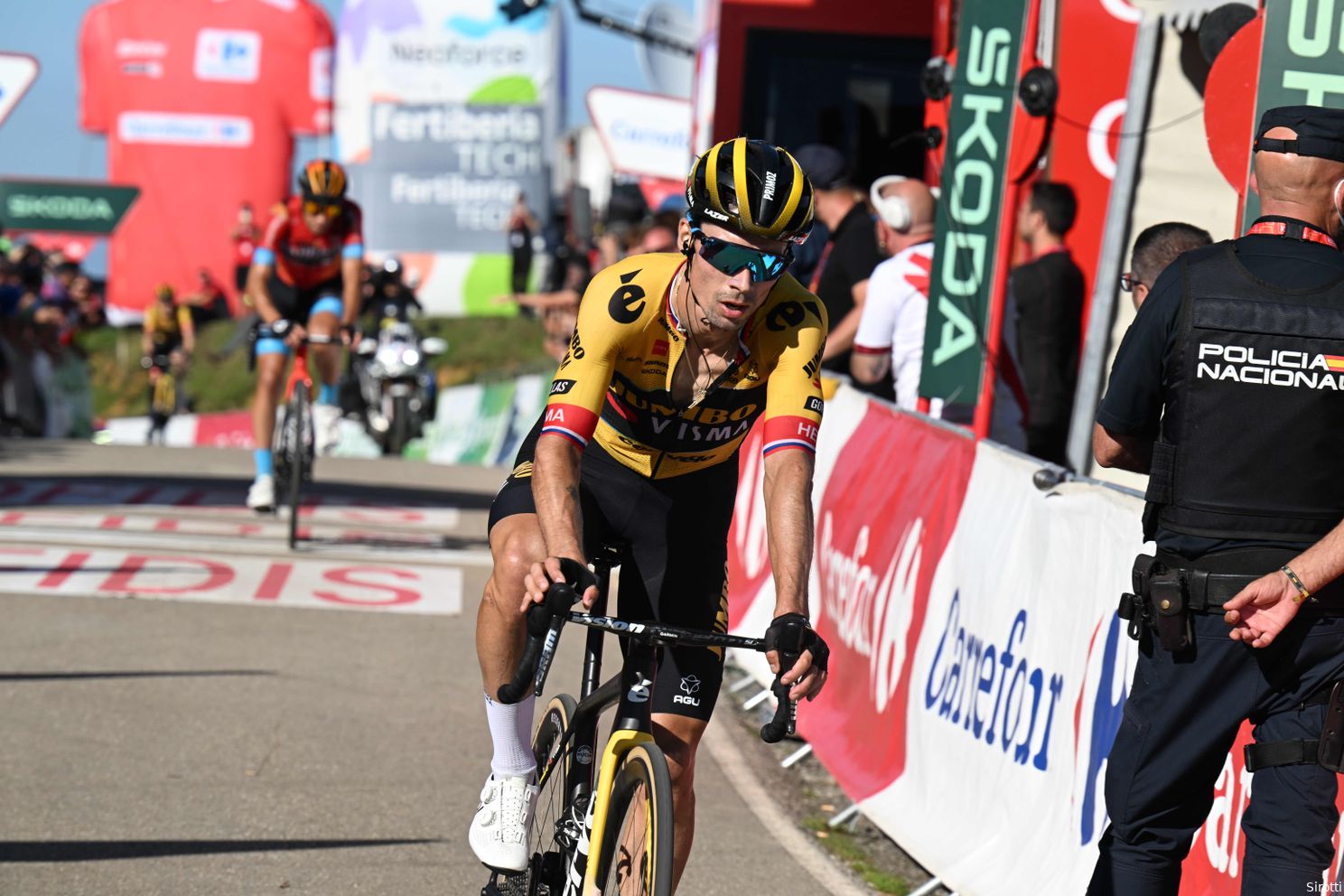 Internationale media: 'Vuelta kan Vingegaard niet schelen, maar voor Roglic is dit streep door rekening'