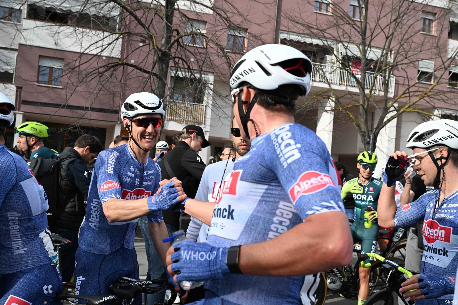Philipsen droomt na Tirreno-sprint alvast van Sanremo-lead-out Van der Poel: 'Maar als ik Pogacar bezig zie...'
