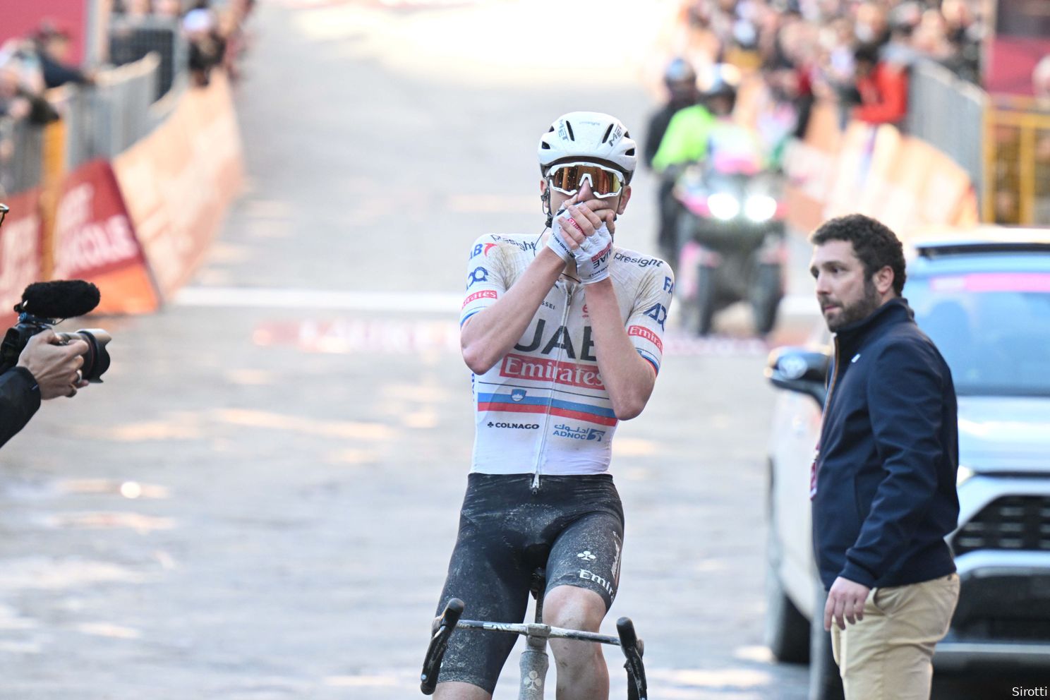 Pogacar declares love for Urška and the fans: "All my confidence returned, which I had lost a bit after the crash in Liège"