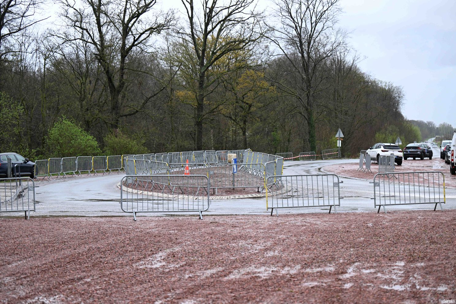 📸 Scouting Paris-Roubaix: The chicane, wet cobblestones, and "Stay strong Wout" in the Arenberg Forest