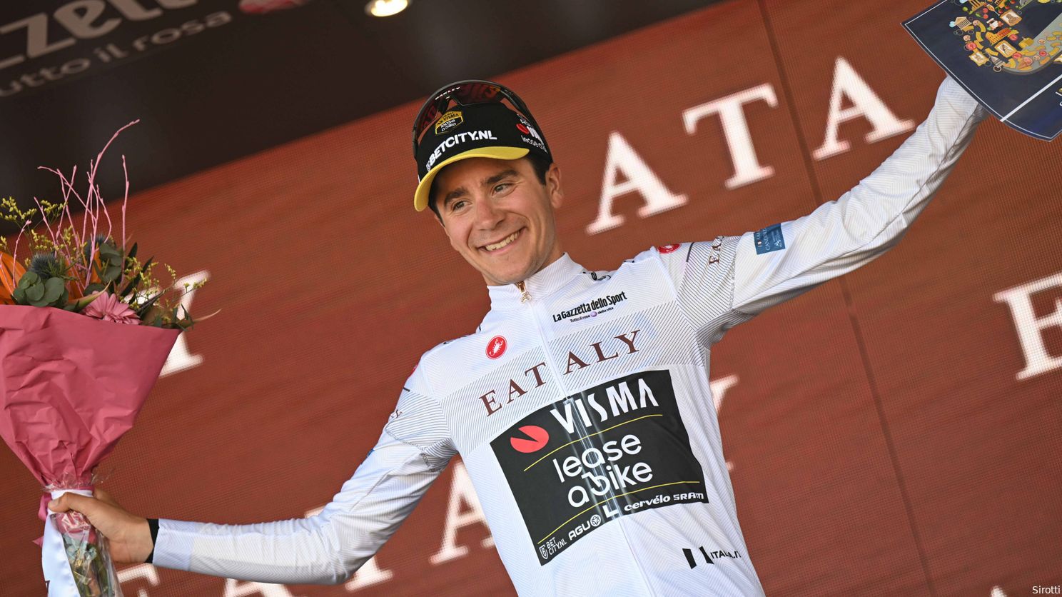 Visma | Lease a Bike stelt gerust omtrent blessuregevallen en Uijtdebroeks: 'Niveau wit Giro-pak heel goed'