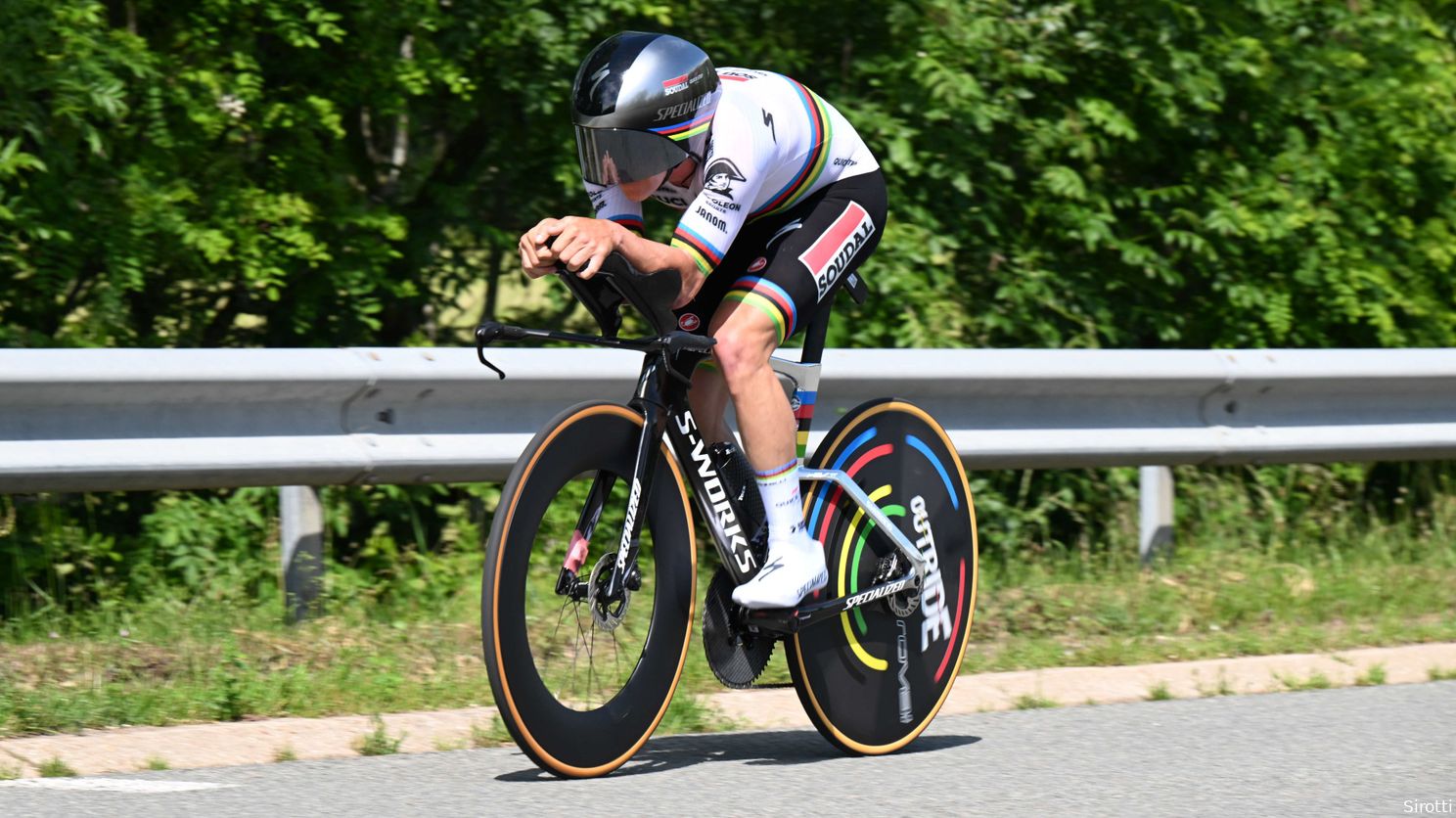 Iedereen zegt (en hoopt) Evenepoel, maar gaat een onweersbui de slottijdrit in de Tour nog dwarszitten?